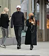 FOTOGRAFIJE: THEIMAGEDIRECT.COM/THE IMAGE DIRECT/PROFIMEDIA THEIMAGEDIRECT.COM/THE IMAGE DIRECT/PROFIMEDIA 10/06/2020 EXCLUSIVE: Mary-Kate Olsen is spotted out and about with a mystery man in New York City. The recently single fashion designer and her male companion were seen chatting and walking closely together as they went for a long stroll. Olsen wore a brown beanie, black trench coat, white t-shirt, black trousers, and black boots.,Image: 561937127, License: Rights-managed, Restrictions: Exclusive NO usage without agreed price and terms. Please contact sales@theimagedirect.com, Model Release: no, Credit line: TheImageDirect.com/The Image Direct/Profimedia