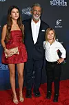 Mel Gibson s kćeri Lucijom i sionm Larsom na specijalnoj projekciji filma 'Monster Summer'