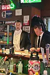 Josh Duhamel sa mladenkom i svatovima iznenadio je goste u lokalnom baru