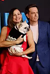 Jennifer Garner i Ed Helms na premijeru su poveli i psa koji ima važnu ulogu u filmu