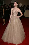 Anne Hathaway na Met Gali 2010. u Ralph Laurenu