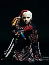 Emma nosi haljinu Benetton, 999 kn; vintage kravate i rukavice iz fundusa stilista; salonke Balenciaga; masku od papira