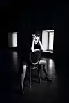 Haljina MARK KENLY DOMINO TAN, Garderoba Concept Store; čarape CALZEDONIA i salonke ZARA iz fundusa stilistice