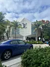 Luksuz pršti ulicama Miamija