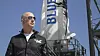 Veza s Lauren Sanchez počela je, čini se, tako da je angažirao njen tim (i nju) za snimanja povezana s njegovom tehnološkom tvrtkom Blue Origin
