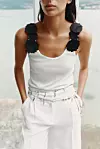 Zara top s aplikacijom cvijeća (15,95 eura)