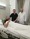 Ivan Šarić s liječnicima nakon operacije