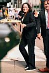 Kamala Harris ima nekoliko omiljenih pari tenisica, koje rado nosi i u službenim prigodama.