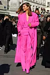 Zendaya se potpuno uklopila u ružičastu estetiku revije.