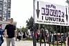 Zagreb, 060620. Ulica Ivana Lucica. Na terasi kluba Boogaloo odrzava se Ful Kul buvljak na kojem posjetitelji mogu kupiti polovne, ali i nove odjevne predmete, kao i ostalu robu, po iznimno pristupacnim cijenama. Foto: Darko Tomas / CROPIX