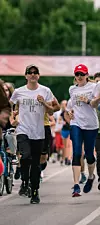 Jessica Blitt i njezin suprug Zane Waldman i sami sudjeluju na trci Terry Fox
