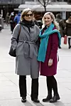 Igra bojama u odvažnom outfitu.