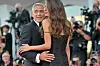 Amal Clooney i George Clooney na crvenom tepihu u Veneciji