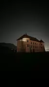 Čak i bez osvjetljenja Xiaomi 17 Ultra fantastično hvata zgrade u mraku