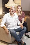 Zagreb, 160725. Novinar RTL Direkta Ivan Skorin snimljen s obitelji u salonu Bo Concept.