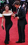 S Tomom Crusom na premijeri To Guna nosila je haljinu Rolanda Mouleta
