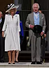Krajica Camilla presretna je što se njezin suprug vratio protokolarnim dužnostima