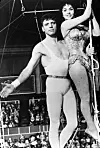 Carol Reed i Gina Lollobrigida u filmu ‘Trapez‘