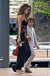 Amal Clooney sa sinom Alexanderom