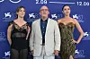 Ashley St. Clair, redatelj Alex Gibney i Zoe Schiffer na premijeri filma u Veneciji