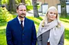 Kralj Haakon za svoju suprugu uvijek ima opravdanje
