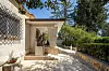 Villa Nada na Korčuli, kuća za odmor obitelji Jeričević, Petra i Paula Jeričević pričaju kako su njihovi preci gradili kući i klesali kamene detalje