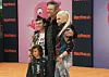 Kingston i Appolo s majkom Gwen Stefani i poočimom Blakeom Sheltonom 2019. u Los Angelesu