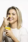 Krema s vitaminom C i tranksemičnom kiselinom jača hidrataciju i zaštitnu barijeru kože