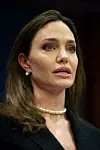 Angelina Jolie uzvraća udarac