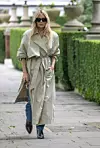 Sienna Miller i inače rado nosi Victorijine kreacije