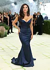 Lauren Sanchez Bezos na Met Gali u haljini koju je za nju kreirala kuća Schiaparelli