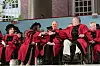 Bivši predsjednik George W. Bush i bivši njujorški gradonačelnik Michael Bloomberg čestitali su pjevačici Arethi Franklin na počasnom doktoratu Sveučilišta Harvard