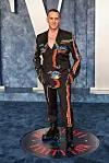 BEVERLY HILLS, CALIFORNIA - MARCH 12: Jeremy Scott attends the 2023 Vanity Fair Oscar Party Hosted By Radhika Jones at Wallis Annenberg Center for the Performing Arts on March 12, 2023 in Beverly Hills, California. Amy Sussman/Getty Images/AFP (Photo by Amy Sussman/GETTY IMAGES NORTH AMERICA/Getty Images via AFP)