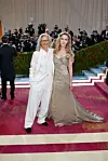 Annie Leibovitz s kćeri Samuelle na lanjskoj njujorškoj izložbi Met GALA