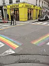 Raskršće u duginim bojama u četvrti Marais