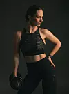 Glavni prihod izvora joj je njezin fitness studio u kojem radi kao osobna trenerica, što joj je glavni izvor prihoda