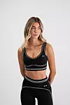 Être Noir et Blanc Leggings 65,99 eura i Être Noir et Blanc Top 47,99 eura