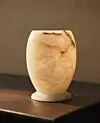Zara Home stolna lampa od bijelog alabastera (169 eura)