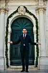 Vicko tvrdi da se u tradiciju sv. Vlaha svaki Dubrovčanin uključuje po rođenju.