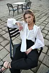 Kolekcija “ Around the clock” dostupna je online , a sve informacije i novitete o brendu možete naći na službenom IG profilu @eloo_dizajn .