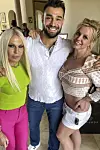 Sam i Britney uoči svog vjenčanja s gošćom Donatellom Versace