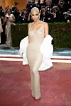Kim Kardashian smršavjela je sedam kilograma u tri tjedna da bi stala u haljinu Marilyn Monroe.