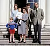 Kraljica Elizabeta II. i princ Philip s djecom Charlesom, Anne i Andrewom