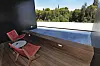 Svaka od 248 soba ima balkon s pogledom na more ili na park šumu Zlatni rt.