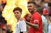 S ocem Davidom Beckhamom na utakmici legendi Manchester Uniteda i minhenskog Bayerna na Old Traffordu 2019.