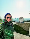 Jelena Pajić na terasi dvorca.