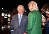 Kralj Charles u društvu Sam Mostyn