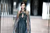 Bella Hadid na Fendi reviji.