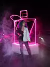 Brojna poznata lica proslavila su deset godina kultnog Lancome mirisa koji ima novo ruho