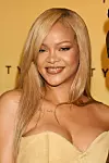 Rihanna na predstavljanju novog proizvoda svog brenda Fenty Beauty Brand u Los Angelesu